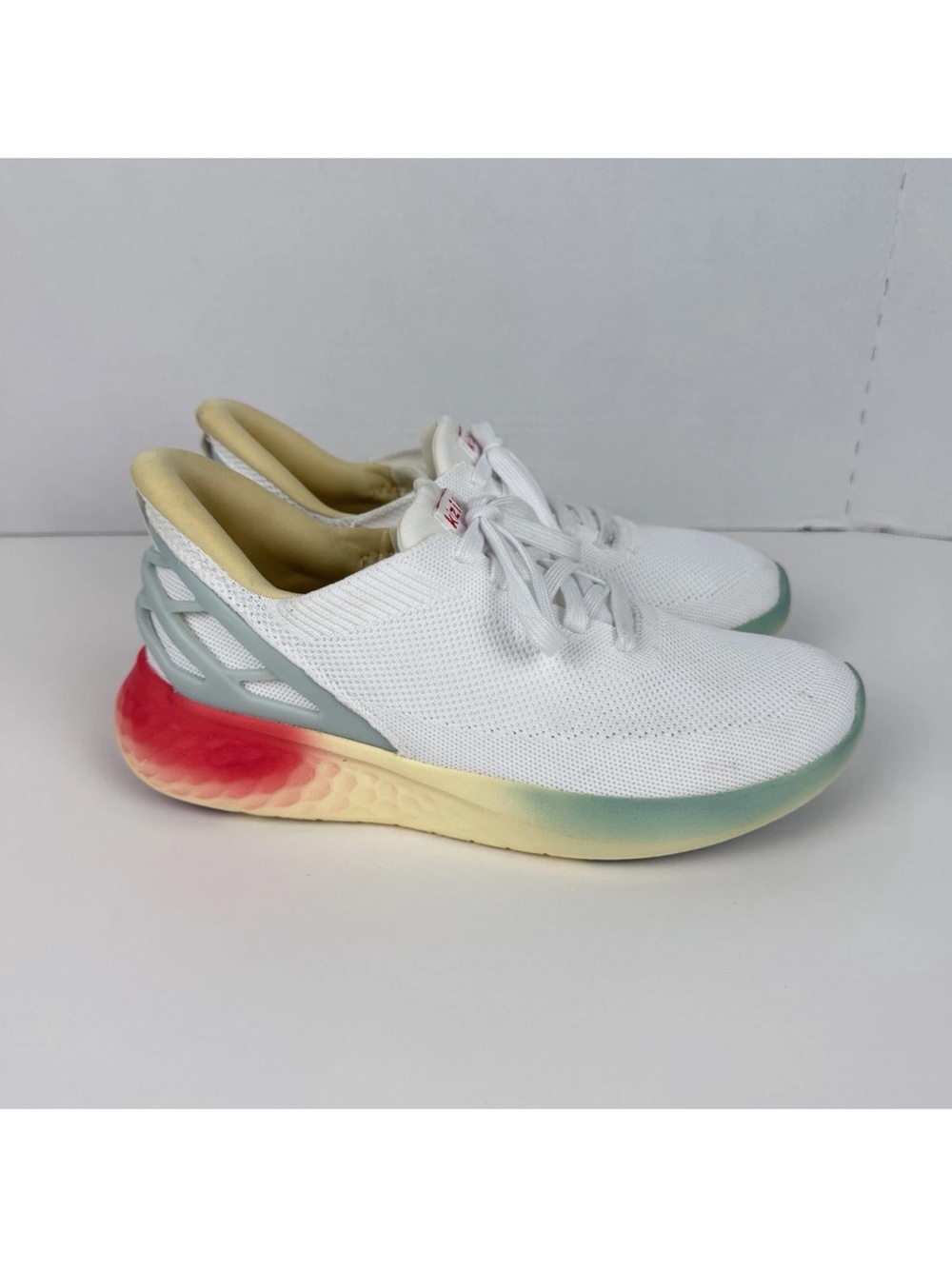 Kizik Athens Sunrise Slip On Running Shoes Women's Size 8 White (Mens 6.5)